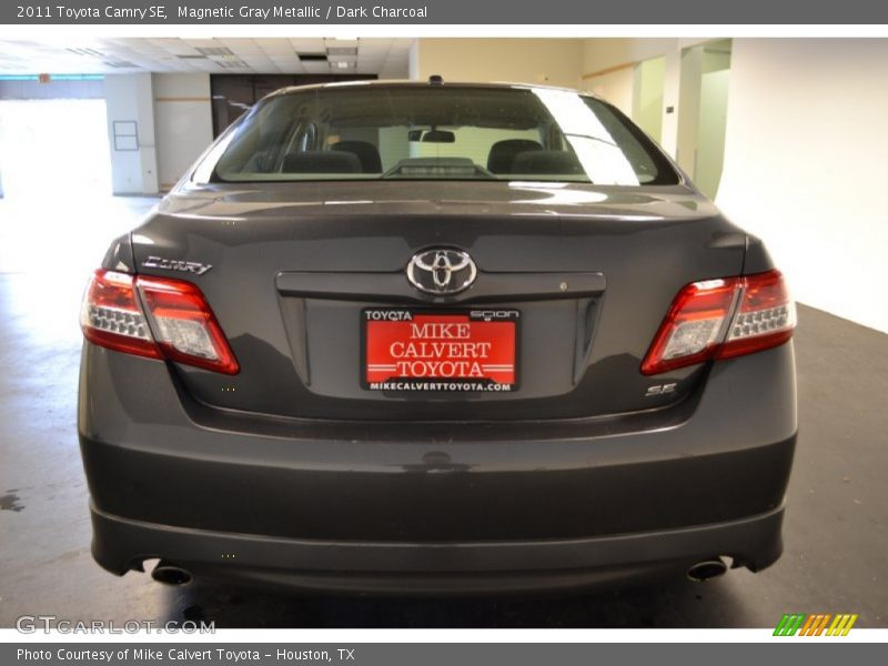 Magnetic Gray Metallic / Dark Charcoal 2011 Toyota Camry SE