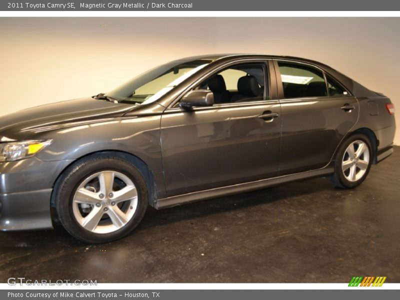 Magnetic Gray Metallic / Dark Charcoal 2011 Toyota Camry SE