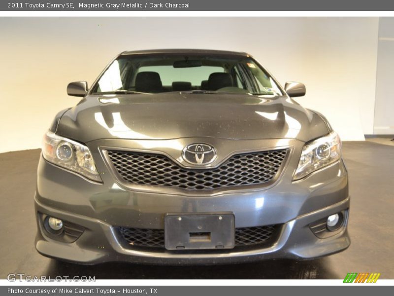 Magnetic Gray Metallic / Dark Charcoal 2011 Toyota Camry SE