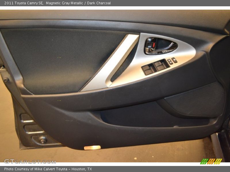 Magnetic Gray Metallic / Dark Charcoal 2011 Toyota Camry SE