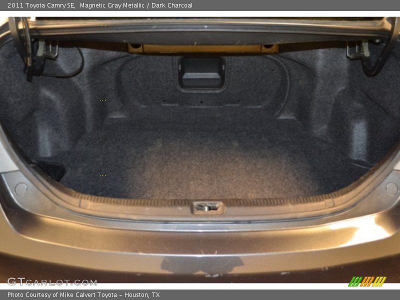 Magnetic Gray Metallic / Dark Charcoal 2011 Toyota Camry SE