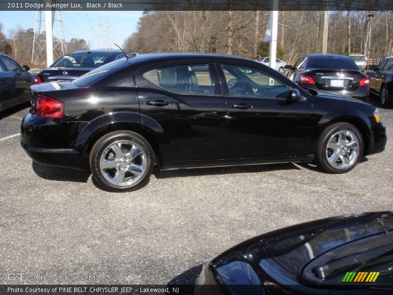 Black / Black 2011 Dodge Avenger Lux