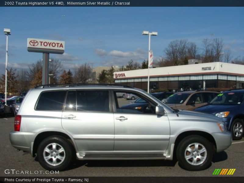 Millennium Silver Metallic / Charcoal 2002 Toyota Highlander V6 4WD