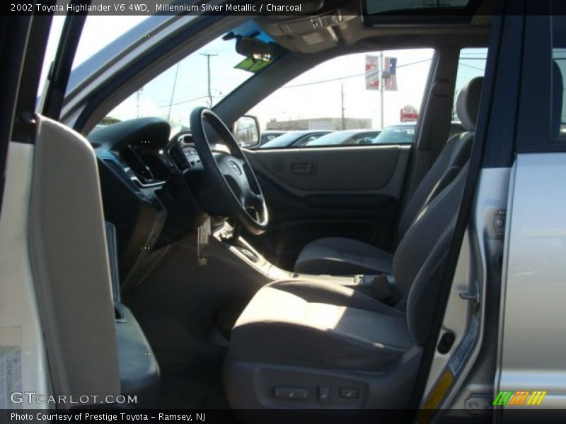 Millennium Silver Metallic / Charcoal 2002 Toyota Highlander V6 4WD