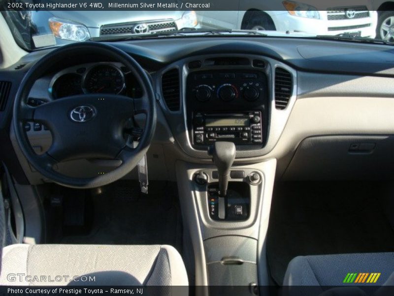Millennium Silver Metallic / Charcoal 2002 Toyota Highlander V6 4WD