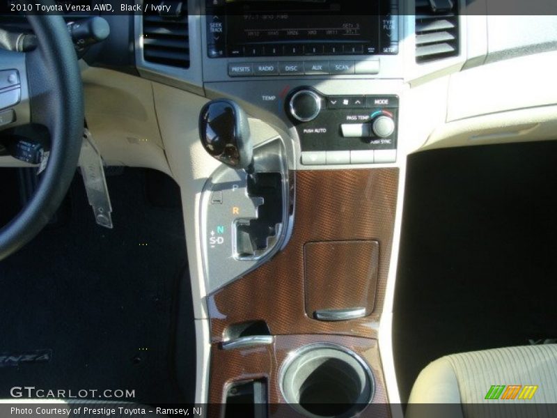 Black / Ivory 2010 Toyota Venza AWD