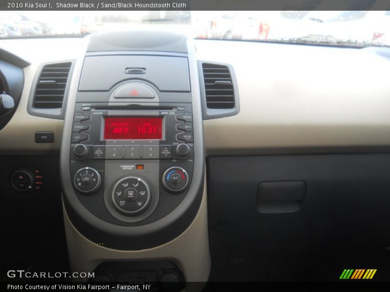 Shadow Black / Sand/Black Houndstooth Cloth 2010 Kia Soul !
