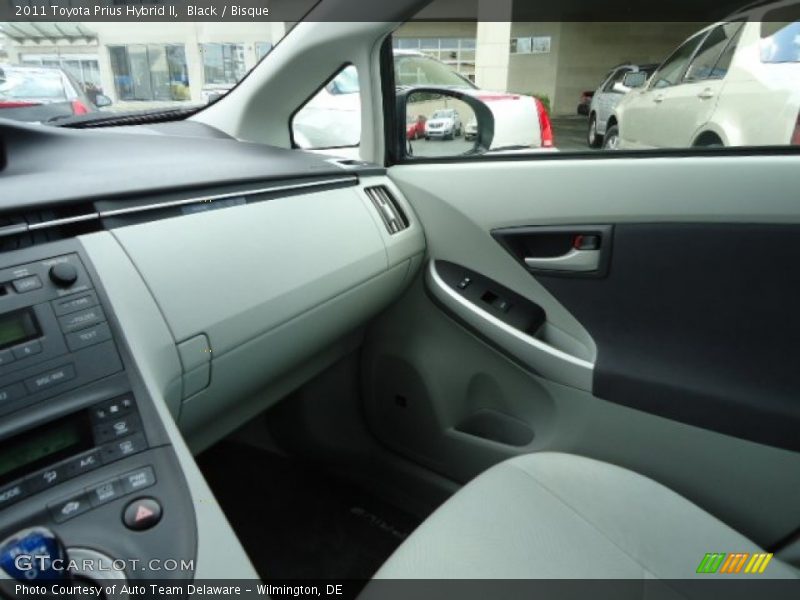 Black / Bisque 2011 Toyota Prius Hybrid II