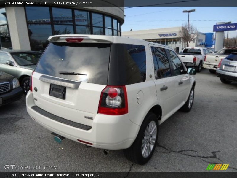 Alaska White / Almond 2009 Land Rover LR2 HSE