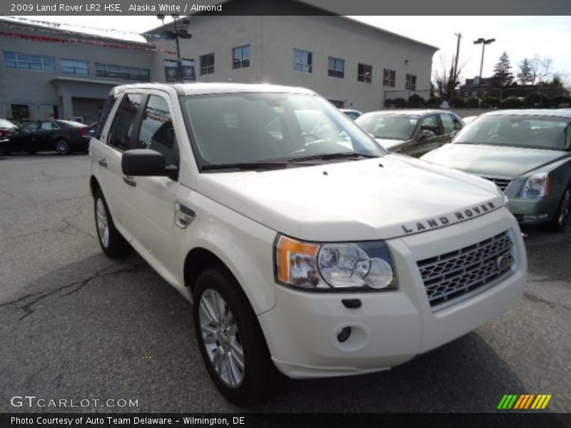 Alaska White / Almond 2009 Land Rover LR2 HSE