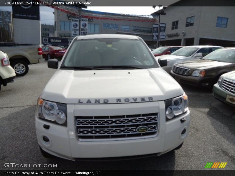 Alaska White / Almond 2009 Land Rover LR2 HSE