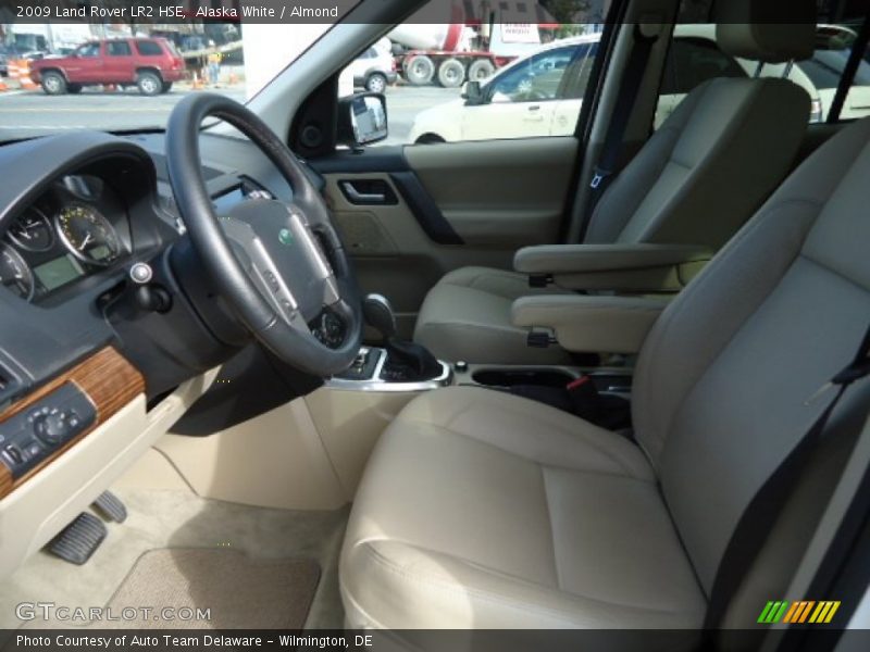 Alaska White / Almond 2009 Land Rover LR2 HSE