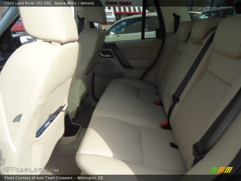 Alaska White / Almond 2009 Land Rover LR2 HSE