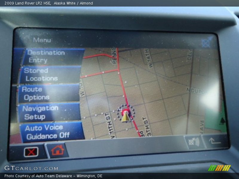 Alaska White / Almond 2009 Land Rover LR2 HSE