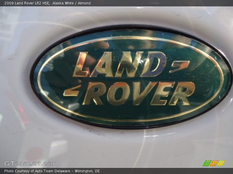 Alaska White / Almond 2009 Land Rover LR2 HSE