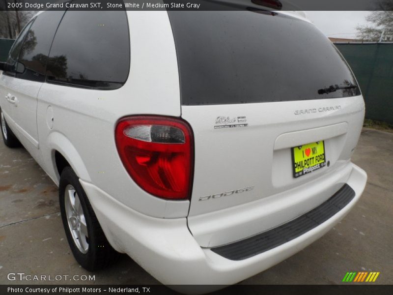 Stone White / Medium Slate Gray 2005 Dodge Grand Caravan SXT