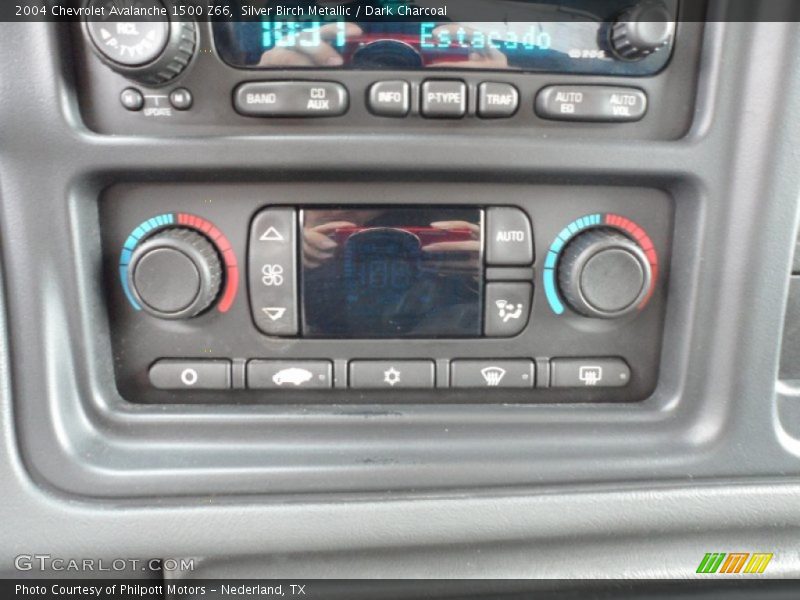 Silver Birch Metallic / Dark Charcoal 2004 Chevrolet Avalanche 1500 Z66