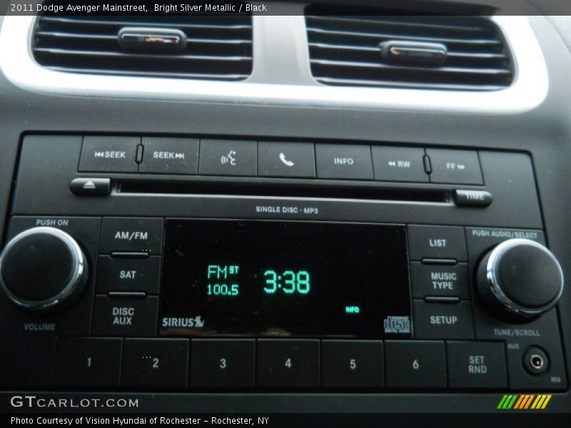 Bright Silver Metallic / Black 2011 Dodge Avenger Mainstreet