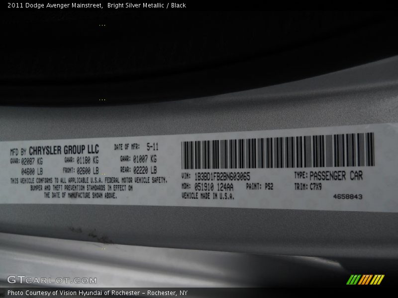 Bright Silver Metallic / Black 2011 Dodge Avenger Mainstreet