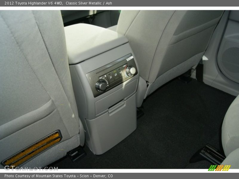 Classic Silver Metallic / Ash 2012 Toyota Highlander V6 4WD