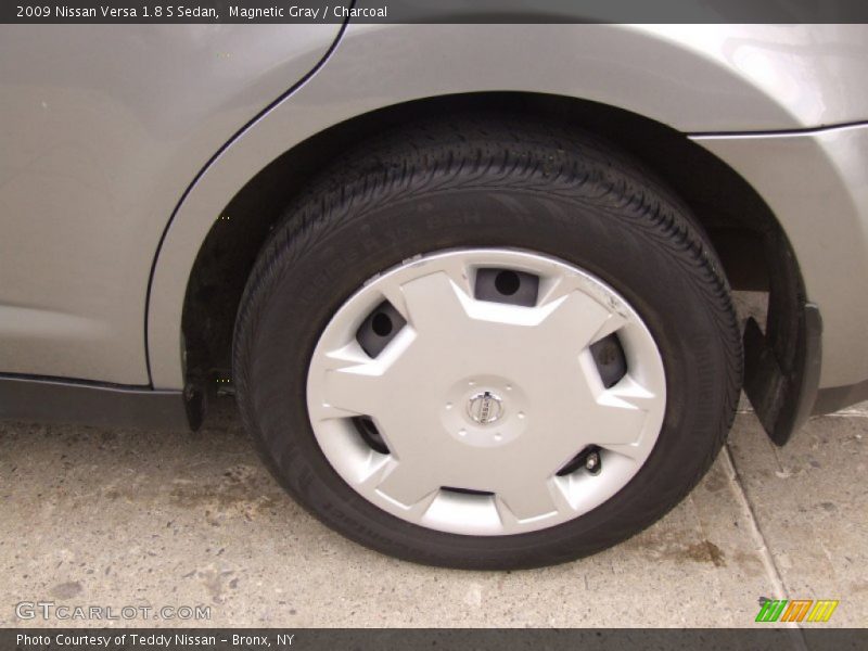 Magnetic Gray / Charcoal 2009 Nissan Versa 1.8 S Sedan