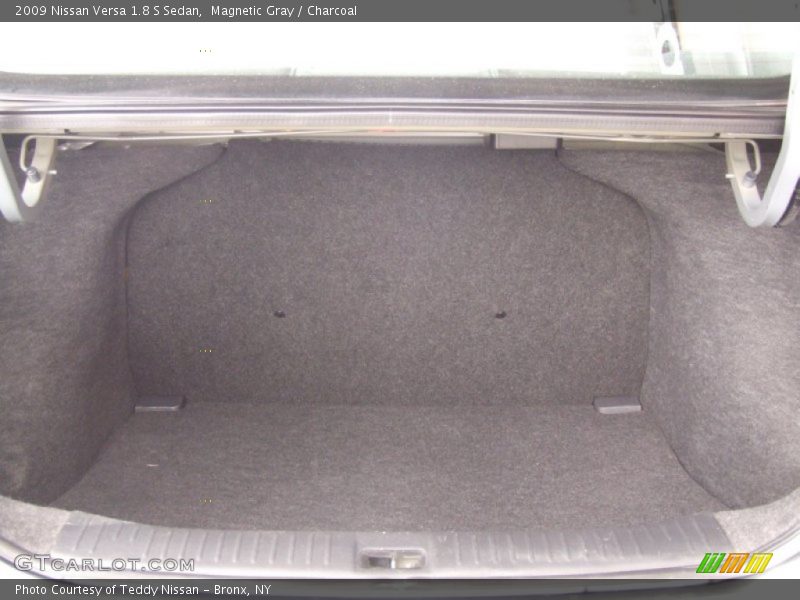 Magnetic Gray / Charcoal 2009 Nissan Versa 1.8 S Sedan