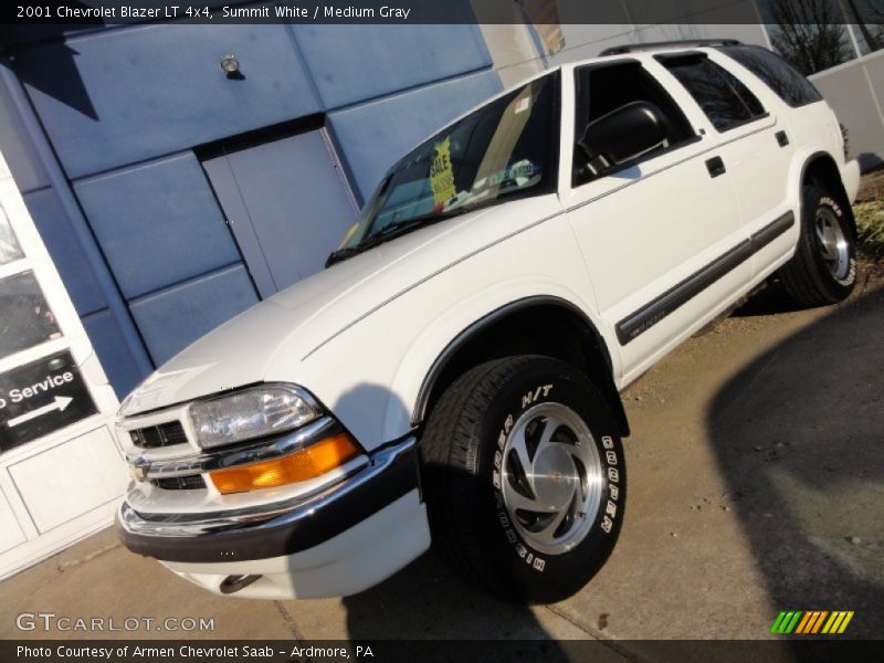 Summit White / Medium Gray 2001 Chevrolet Blazer LT 4x4