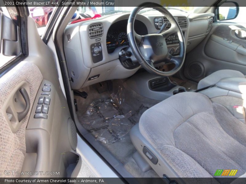 Summit White / Medium Gray 2001 Chevrolet Blazer LT 4x4