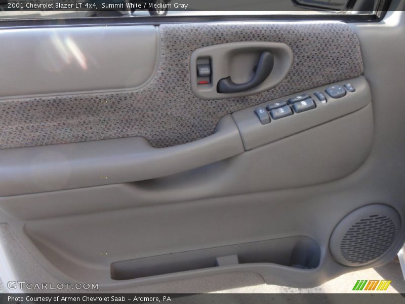 Summit White / Medium Gray 2001 Chevrolet Blazer LT 4x4