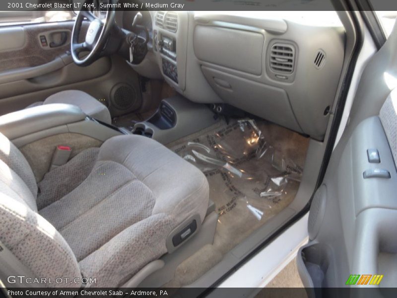 Summit White / Medium Gray 2001 Chevrolet Blazer LT 4x4