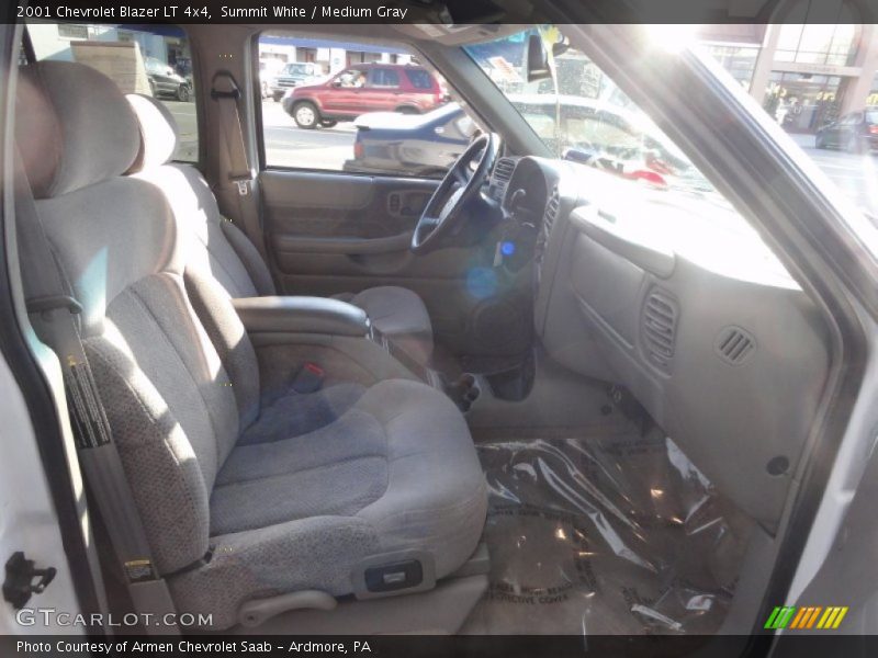 Summit White / Medium Gray 2001 Chevrolet Blazer LT 4x4