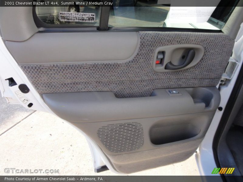 Summit White / Medium Gray 2001 Chevrolet Blazer LT 4x4