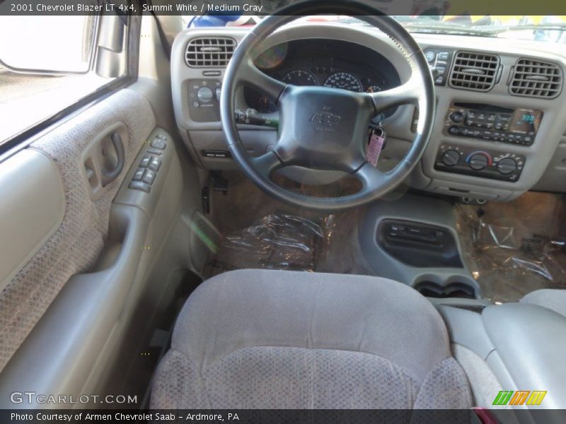 Summit White / Medium Gray 2001 Chevrolet Blazer LT 4x4