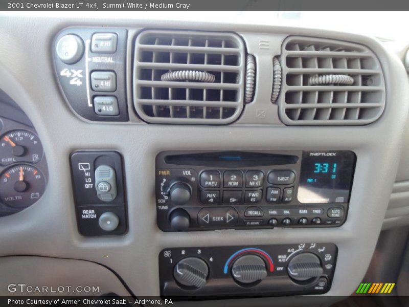 Summit White / Medium Gray 2001 Chevrolet Blazer LT 4x4