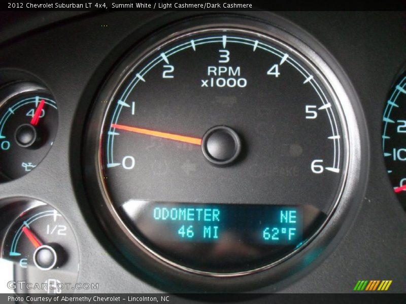 Summit White / Light Cashmere/Dark Cashmere 2012 Chevrolet Suburban LT 4x4