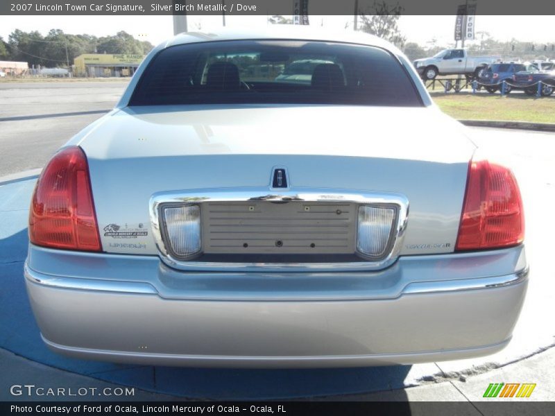 Silver Birch Metallic / Dove 2007 Lincoln Town Car Signature