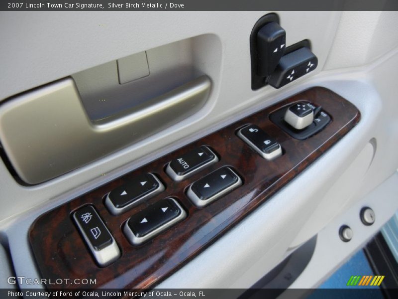 Silver Birch Metallic / Dove 2007 Lincoln Town Car Signature