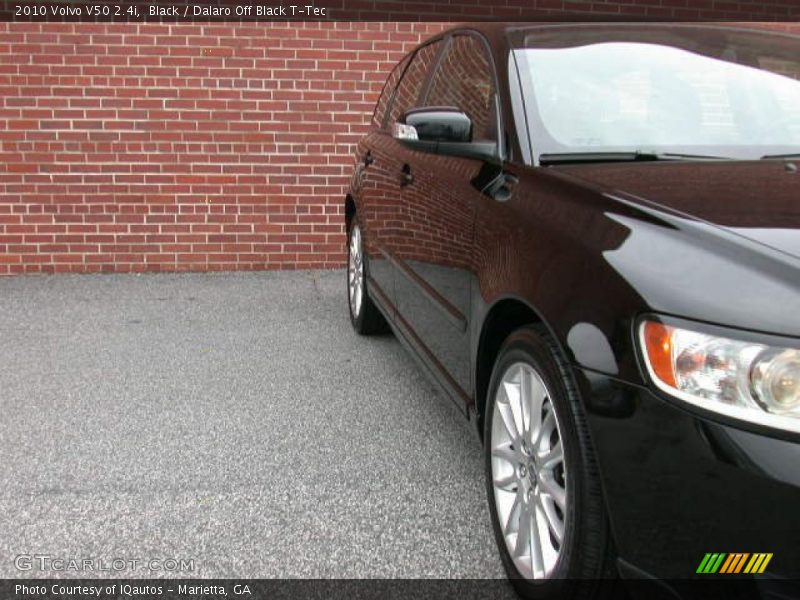 Black / Dalaro Off Black T-Tec 2010 Volvo V50 2.4i