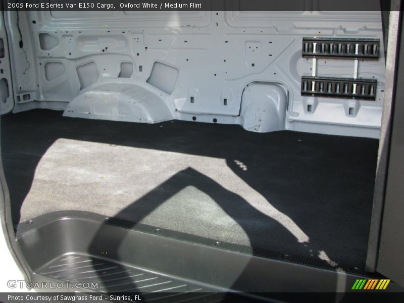 Oxford White / Medium Flint 2009 Ford E Series Van E150 Cargo