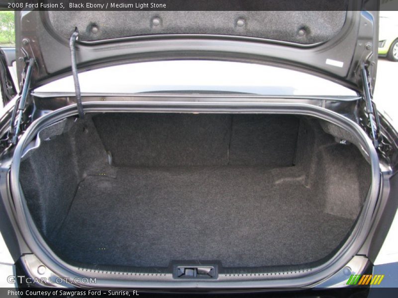  2008 Fusion S Trunk
