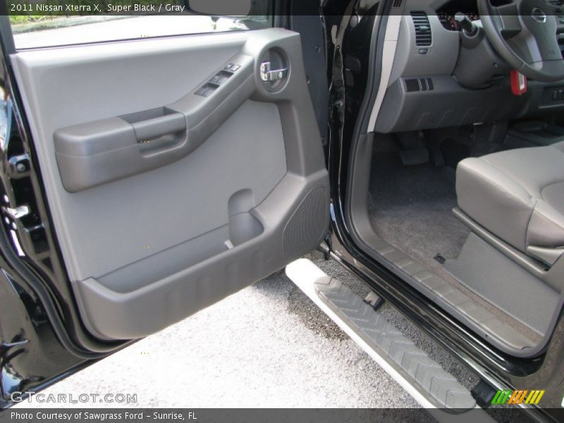 Super Black / Gray 2011 Nissan Xterra X