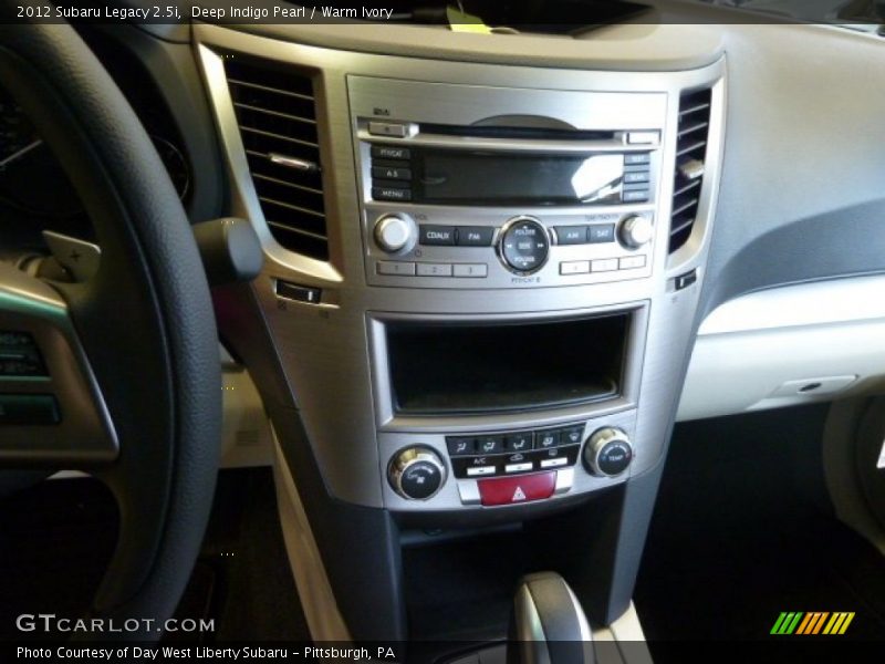 Deep Indigo Pearl / Warm Ivory 2012 Subaru Legacy 2.5i