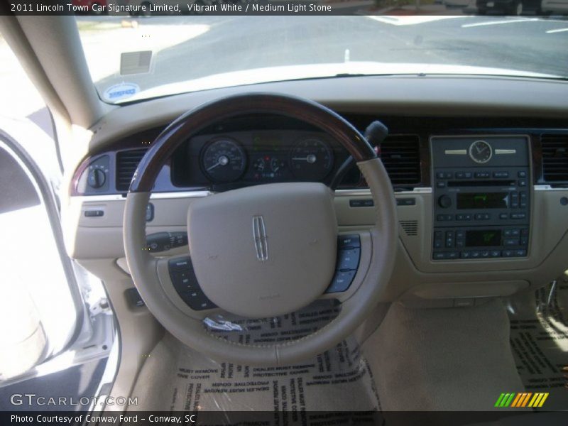 Vibrant White / Medium Light Stone 2011 Lincoln Town Car Signature Limited