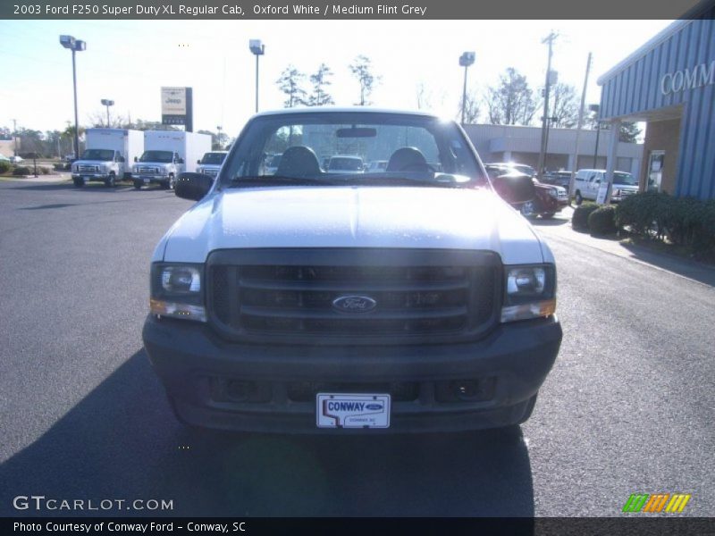 Oxford White / Medium Flint Grey 2003 Ford F250 Super Duty XL Regular Cab