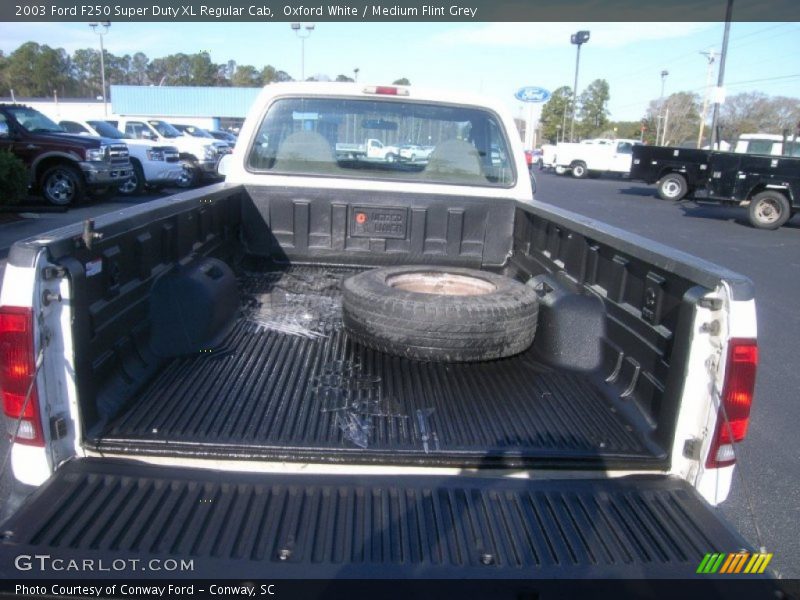 Oxford White / Medium Flint Grey 2003 Ford F250 Super Duty XL Regular Cab