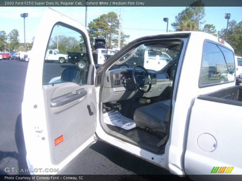 Oxford White / Medium Flint Grey 2003 Ford F250 Super Duty XL Regular Cab