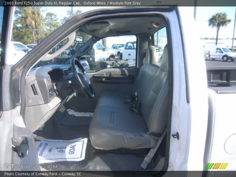 Oxford White / Medium Flint Grey 2003 Ford F250 Super Duty XL Regular Cab