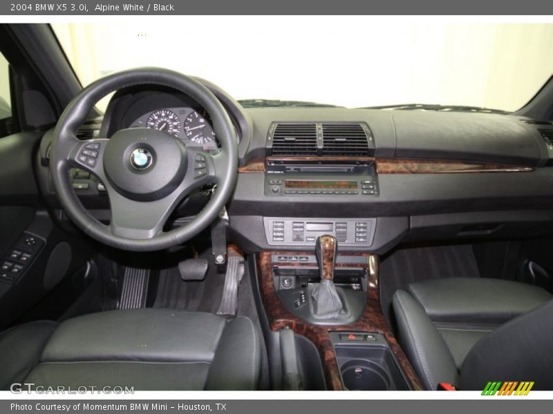 Alpine White / Black 2004 BMW X5 3.0i