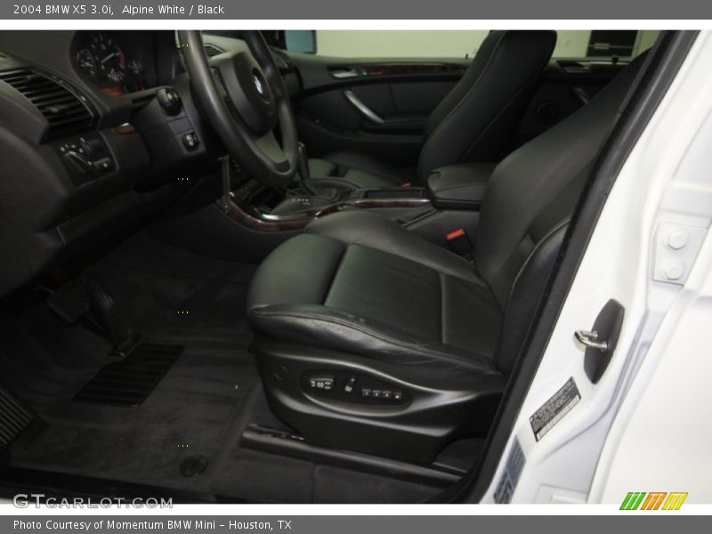 Alpine White / Black 2004 BMW X5 3.0i
