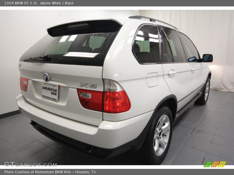 Alpine White / Black 2004 BMW X5 3.0i